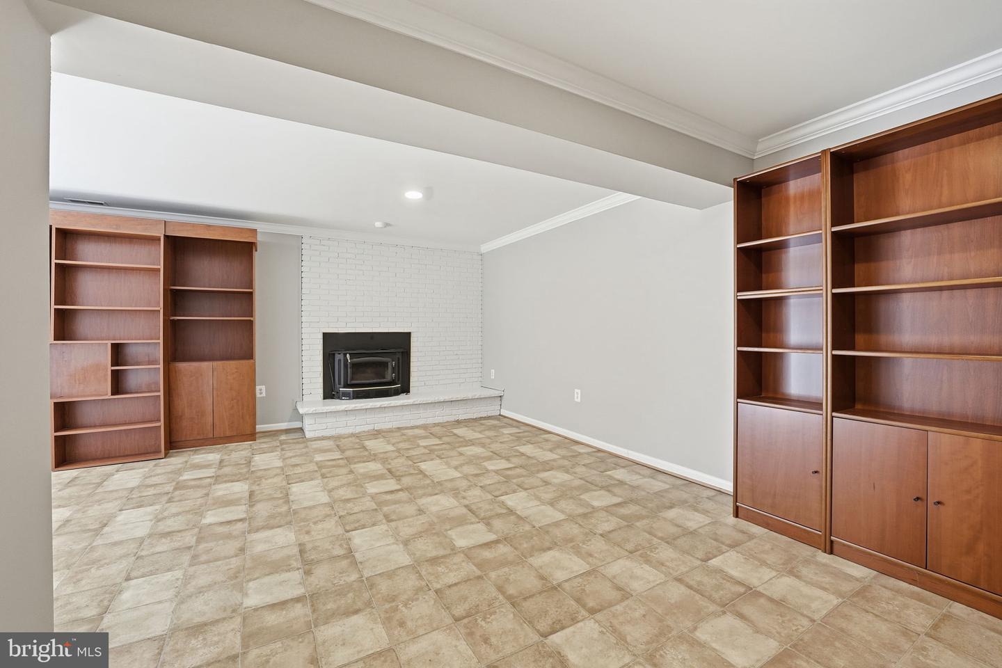 3152 EAKIN PARK CT, FAIRFAX, Virginia 22031, 3 Bedrooms Bedrooms, ,3 BathroomsBathrooms,Residential,For sale,3152 EAKIN PARK CT,VAFX2270322 MLS # VAFX2270322