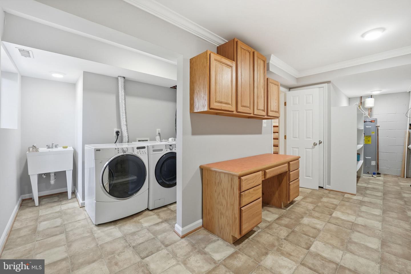 3152 EAKIN PARK CT, FAIRFAX, Virginia 22031, 3 Bedrooms Bedrooms, ,3 BathroomsBathrooms,Residential,For sale,3152 EAKIN PARK CT,VAFX2270322 MLS # VAFX2270322