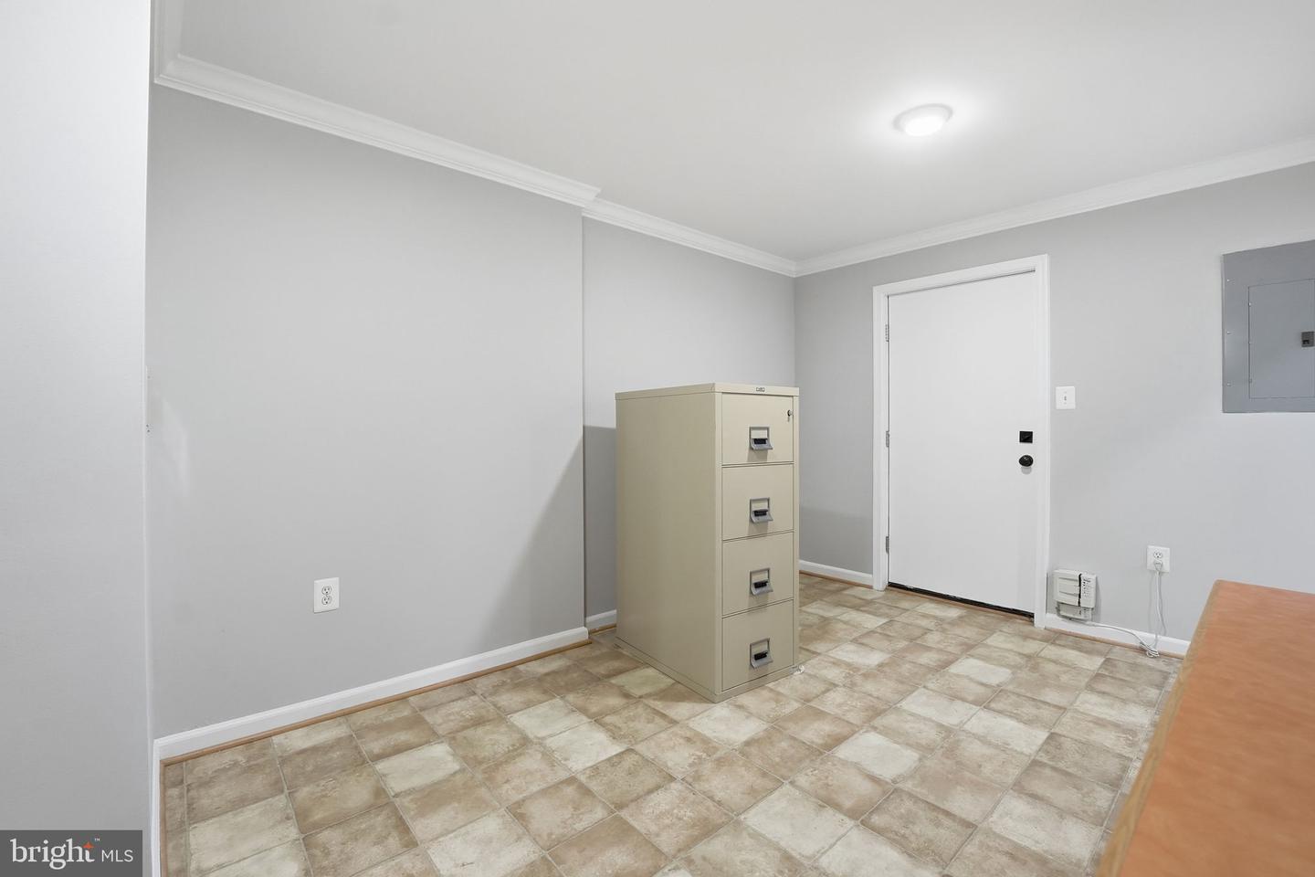 3152 EAKIN PARK CT, FAIRFAX, Virginia 22031, 3 Bedrooms Bedrooms, ,3 BathroomsBathrooms,Residential,For sale,3152 EAKIN PARK CT,VAFX2270322 MLS # VAFX2270322