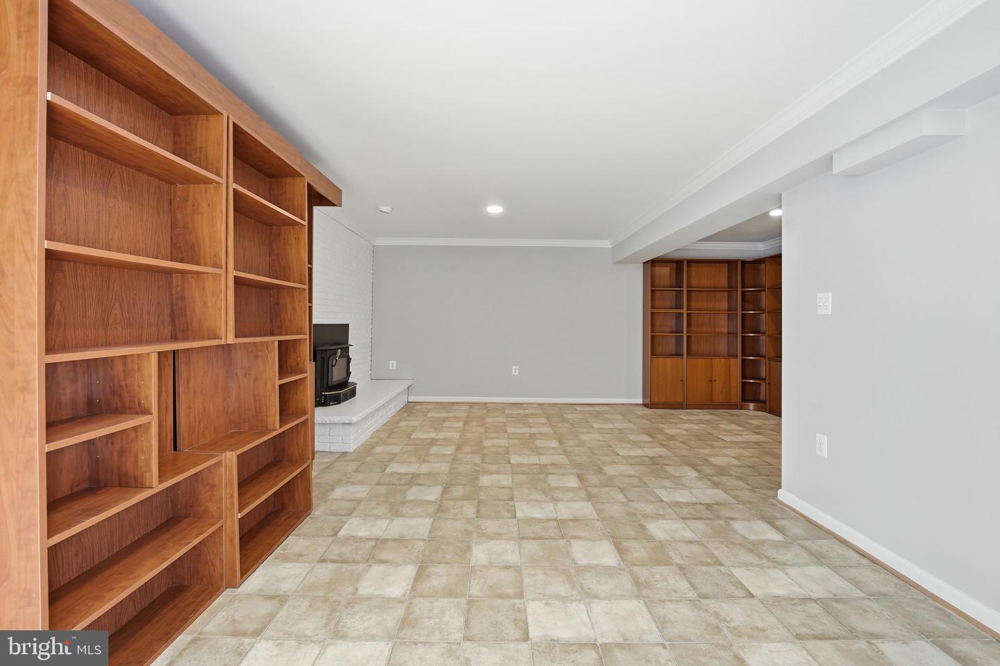 3152 EAKIN PARK CT, FAIRFAX, Virginia 22031, 3 Bedrooms Bedrooms, ,3 BathroomsBathrooms,Residential,For sale,3152 EAKIN PARK CT,VAFX2270322 MLS # VAFX2270322