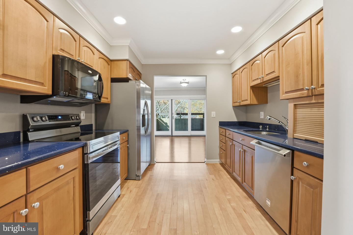 3152 EAKIN PARK CT, FAIRFAX, Virginia 22031, 3 Bedrooms Bedrooms, ,3 BathroomsBathrooms,Residential,For sale,3152 EAKIN PARK CT,VAFX2270322 MLS # VAFX2270322