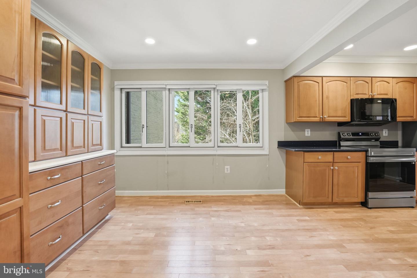 3152 EAKIN PARK CT, FAIRFAX, Virginia 22031, 3 Bedrooms Bedrooms, ,3 BathroomsBathrooms,Residential,For sale,3152 EAKIN PARK CT,VAFX2270322 MLS # VAFX2270322