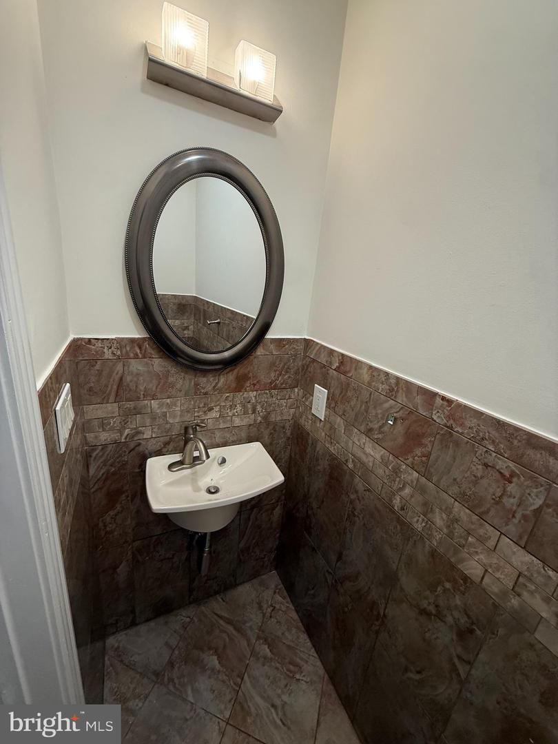 5405 BROOKLAND RD, ALEXANDRIA, Virginia 22310, 4 Bedrooms Bedrooms, ,2 BathroomsBathrooms,Residential,For sale,5405 BROOKLAND RD,VAFX2274928 MLS # VAFX2274928