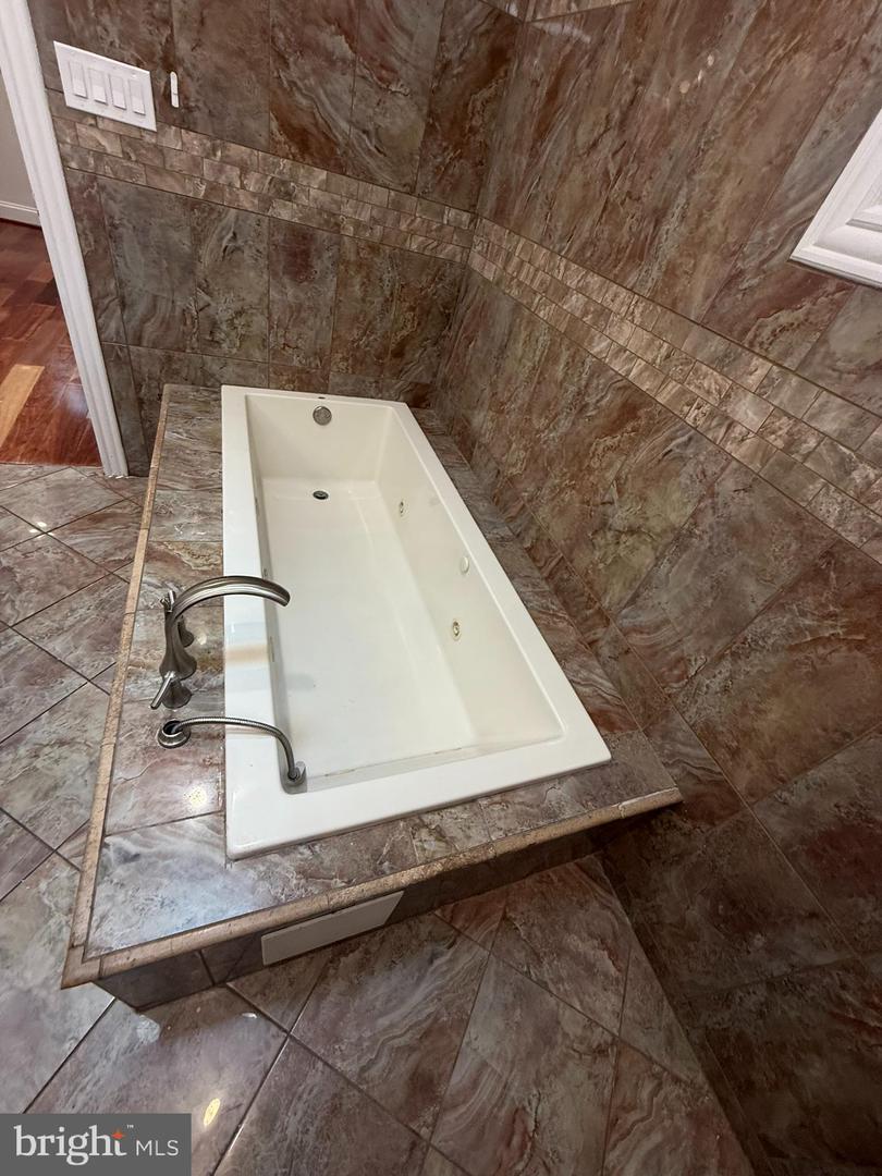 5405 BROOKLAND RD, ALEXANDRIA, Virginia 22310, 4 Bedrooms Bedrooms, ,2 BathroomsBathrooms,Residential,For sale,5405 BROOKLAND RD,VAFX2274928 MLS # VAFX2274928