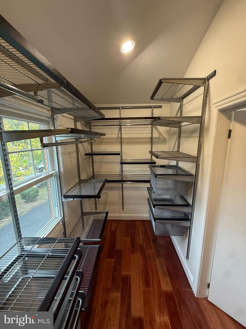 5405 BROOKLAND RD, ALEXANDRIA, Virginia 22310, 4 Bedrooms Bedrooms, ,2 BathroomsBathrooms,Residential,For sale,5405 BROOKLAND RD,VAFX2274928 MLS # VAFX2274928