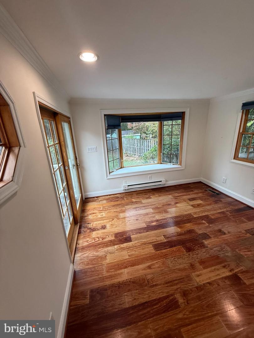 5405 BROOKLAND RD, ALEXANDRIA, Virginia 22310, 4 Bedrooms Bedrooms, ,2 BathroomsBathrooms,Residential,For sale,5405 BROOKLAND RD,VAFX2274928 MLS # VAFX2274928