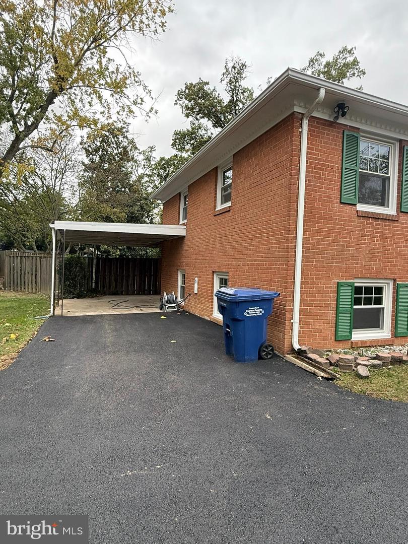 5405 BROOKLAND RD, ALEXANDRIA, Virginia 22310, 4 Bedrooms Bedrooms, ,2 BathroomsBathrooms,Residential,For sale,5405 BROOKLAND RD,VAFX2274928 MLS # VAFX2274928