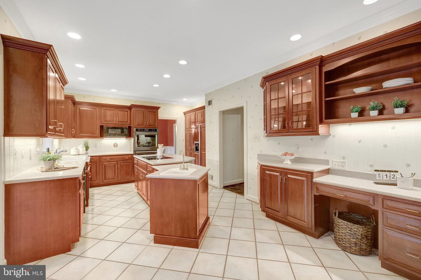 10100 WALKER LAKE DR, GREAT FALLS, Virginia 22066, 4 Bedrooms Bedrooms, ,4 BathroomsBathrooms,Residential,For sale,10100 WALKER LAKE DR,VAFX2275436 MLS # VAFX2275436 10100 WALKER LAKE DR, GREAT FALLS, Virginia 22066, 4 Bedrooms Bedrooms, ,4 BathroomsBathrooms,Residential,For sale,10100 WALKER LAKE DR,VAFX2275436 MLS # VAFX2275436