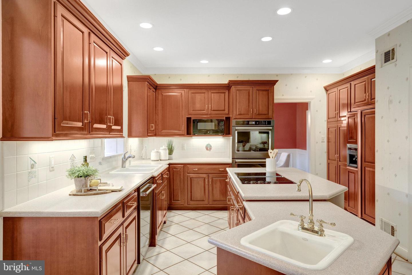 10100 WALKER LAKE DR, GREAT FALLS, Virginia 22066, 4 Bedrooms Bedrooms, ,4 BathroomsBathrooms,Residential,For sale,10100 WALKER LAKE DR,VAFX2275436 MLS # VAFX2275436 10100 WALKER LAKE DR, GREAT FALLS, Virginia 22066, 4 Bedrooms Bedrooms, ,4 BathroomsBathrooms,Residential,For sale,10100 WALKER LAKE DR,VAFX2275436 MLS # VAFX2275436