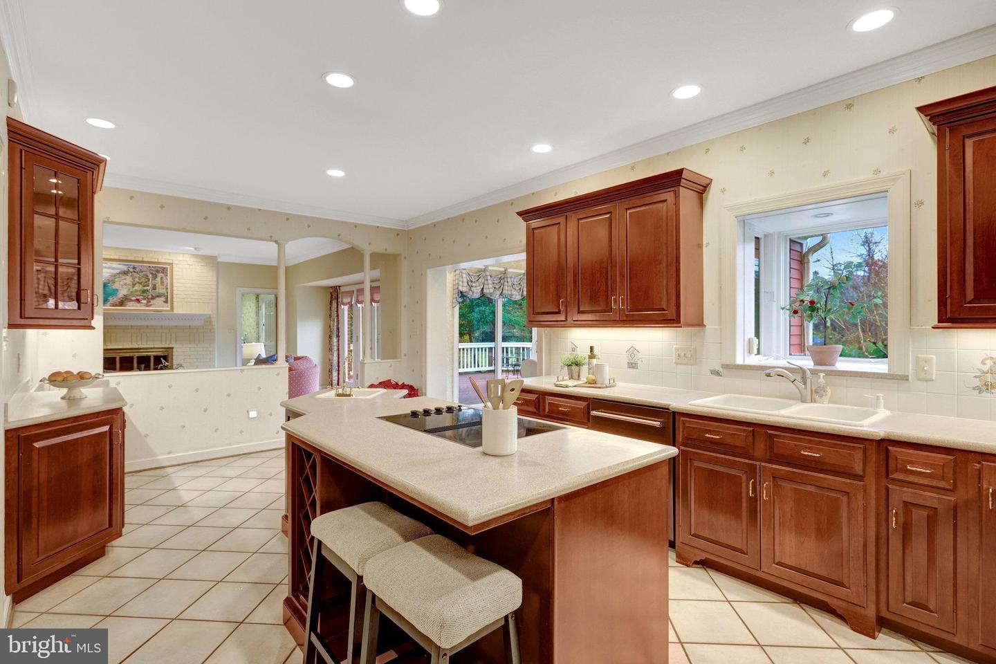 10100 WALKER LAKE DR, GREAT FALLS, Virginia 22066, 4 Bedrooms Bedrooms, ,4 BathroomsBathrooms,Residential,For sale,10100 WALKER LAKE DR,VAFX2275436 MLS # VAFX2275436 10100 WALKER LAKE DR, GREAT FALLS, Virginia 22066, 4 Bedrooms Bedrooms, ,4 BathroomsBathrooms,Residential,For sale,10100 WALKER LAKE DR,VAFX2275436 MLS # VAFX2275436