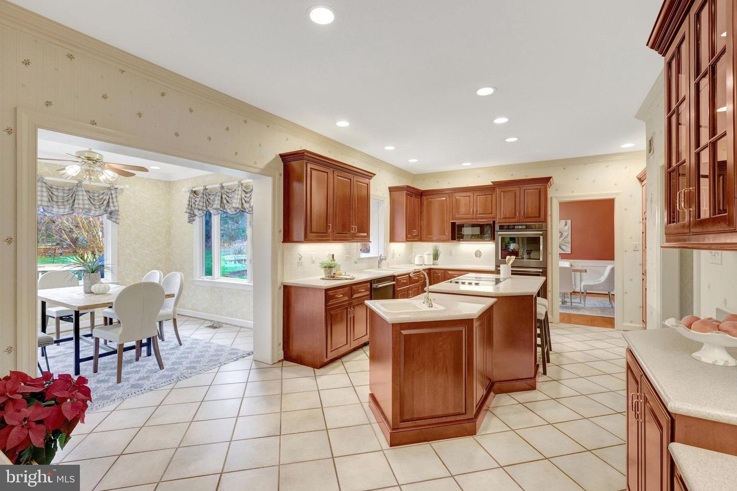 10100 WALKER LAKE DR, GREAT FALLS, Virginia 22066, 4 Bedrooms Bedrooms, ,4 BathroomsBathrooms,Residential,For sale,10100 WALKER LAKE DR,VAFX2275436 MLS # VAFX2275436 10100 WALKER LAKE DR, GREAT FALLS, Virginia 22066, 4 Bedrooms Bedrooms, ,4 BathroomsBathrooms,Residential,For sale,10100 WALKER LAKE DR,VAFX2275436 MLS # VAFX2275436