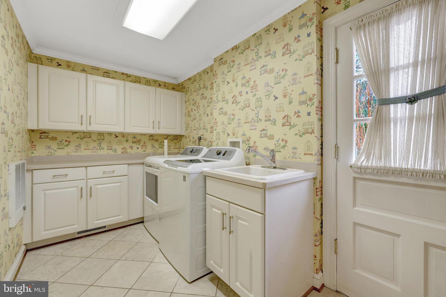 10100 WALKER LAKE DR, GREAT FALLS, Virginia 22066, 4 Bedrooms Bedrooms, ,4 BathroomsBathrooms,Residential,For sale,10100 WALKER LAKE DR,VAFX2275436 MLS # VAFX2275436 10100 WALKER LAKE DR, GREAT FALLS, Virginia 22066, 4 Bedrooms Bedrooms, ,4 BathroomsBathrooms,Residential,For sale,10100 WALKER LAKE DR,VAFX2275436 MLS # VAFX2275436