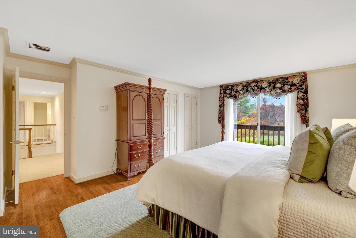 10100 WALKER LAKE DR, GREAT FALLS, Virginia 22066, 4 Bedrooms Bedrooms, ,4 BathroomsBathrooms,Residential,For sale,10100 WALKER LAKE DR,VAFX2275436 MLS # VAFX2275436 10100 WALKER LAKE DR, GREAT FALLS, Virginia 22066, 4 Bedrooms Bedrooms, ,4 BathroomsBathrooms,Residential,For sale,10100 WALKER LAKE DR,VAFX2275436 MLS # VAFX2275436