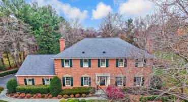 10100 WALKER LAKE DR, GREAT FALLS, Virginia 22066, 4 Bedrooms Bedrooms, ,4 BathroomsBathrooms,Residential,For sale,10100 WALKER LAKE DR,VAFX2275436 MLS # VAFX2275436