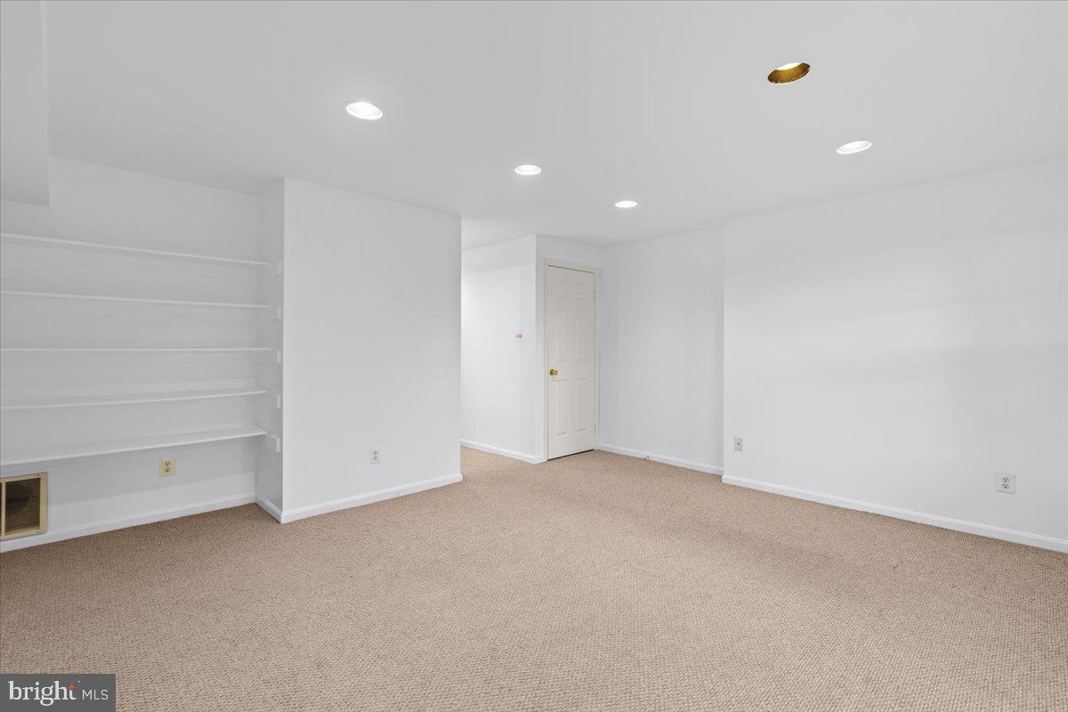 7218 PARSONS CT, ALEXANDRIA, Virginia 22306, 3 Bedrooms Bedrooms, ,2 BathroomsBathrooms,Residential,For sale,7218 PARSONS CT,VAFX2275458 MLS # VAFX2275458