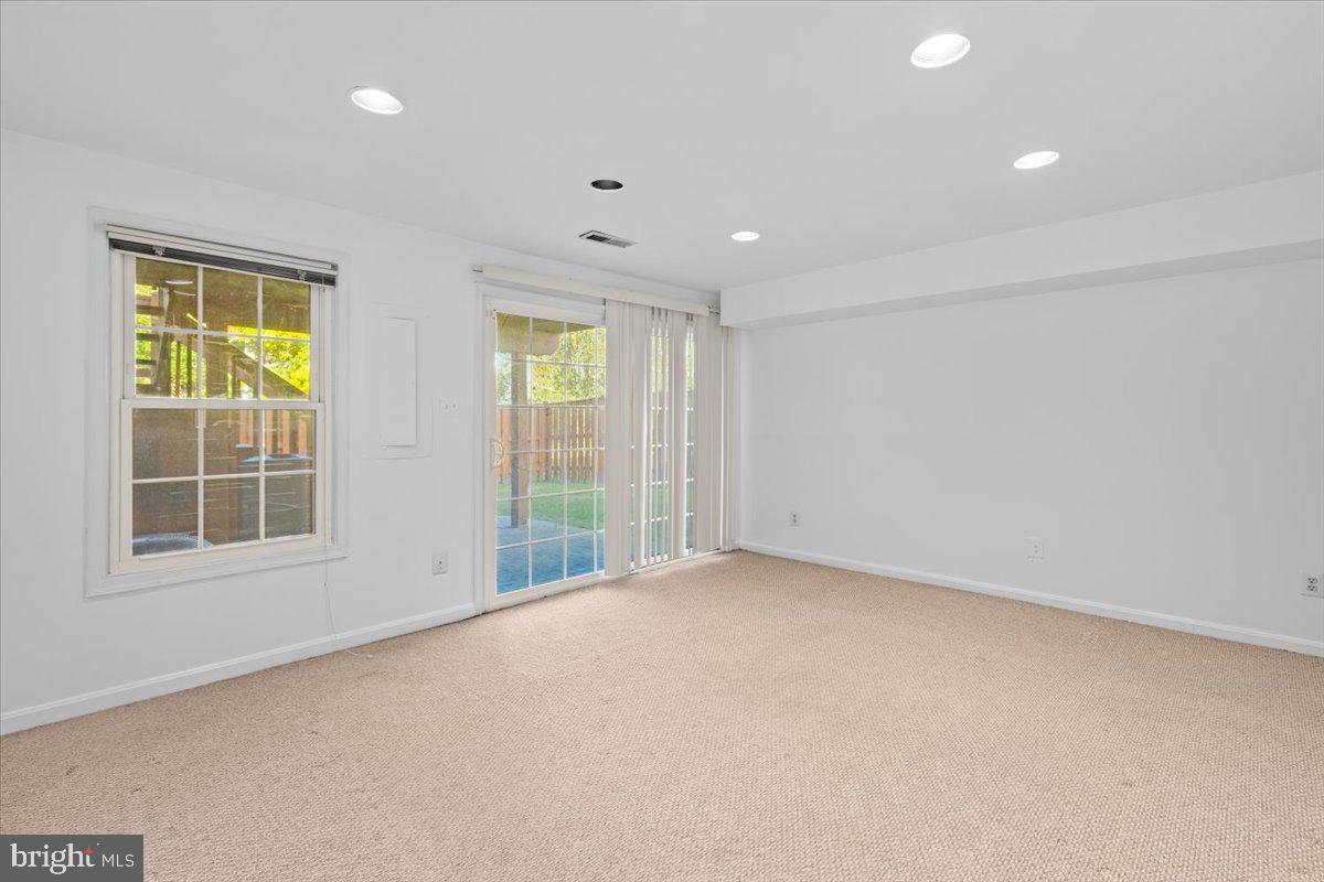 7218 PARSONS CT, ALEXANDRIA, Virginia 22306, 3 Bedrooms Bedrooms, ,2 BathroomsBathrooms,Residential,For sale,7218 PARSONS CT,VAFX2275458 MLS # VAFX2275458