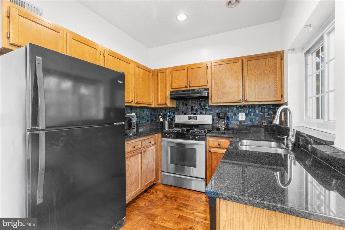 7218 PARSONS CT, ALEXANDRIA, Virginia 22306, 3 Bedrooms Bedrooms, ,2 BathroomsBathrooms,Residential,For sale,7218 PARSONS CT,VAFX2275458 MLS # VAFX2275458