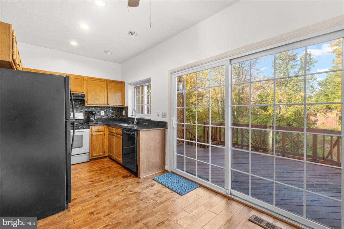 7218 PARSONS CT, ALEXANDRIA, Virginia 22306, 3 Bedrooms Bedrooms, ,2 BathroomsBathrooms,Residential,For sale,7218 PARSONS CT,VAFX2275458 MLS # VAFX2275458