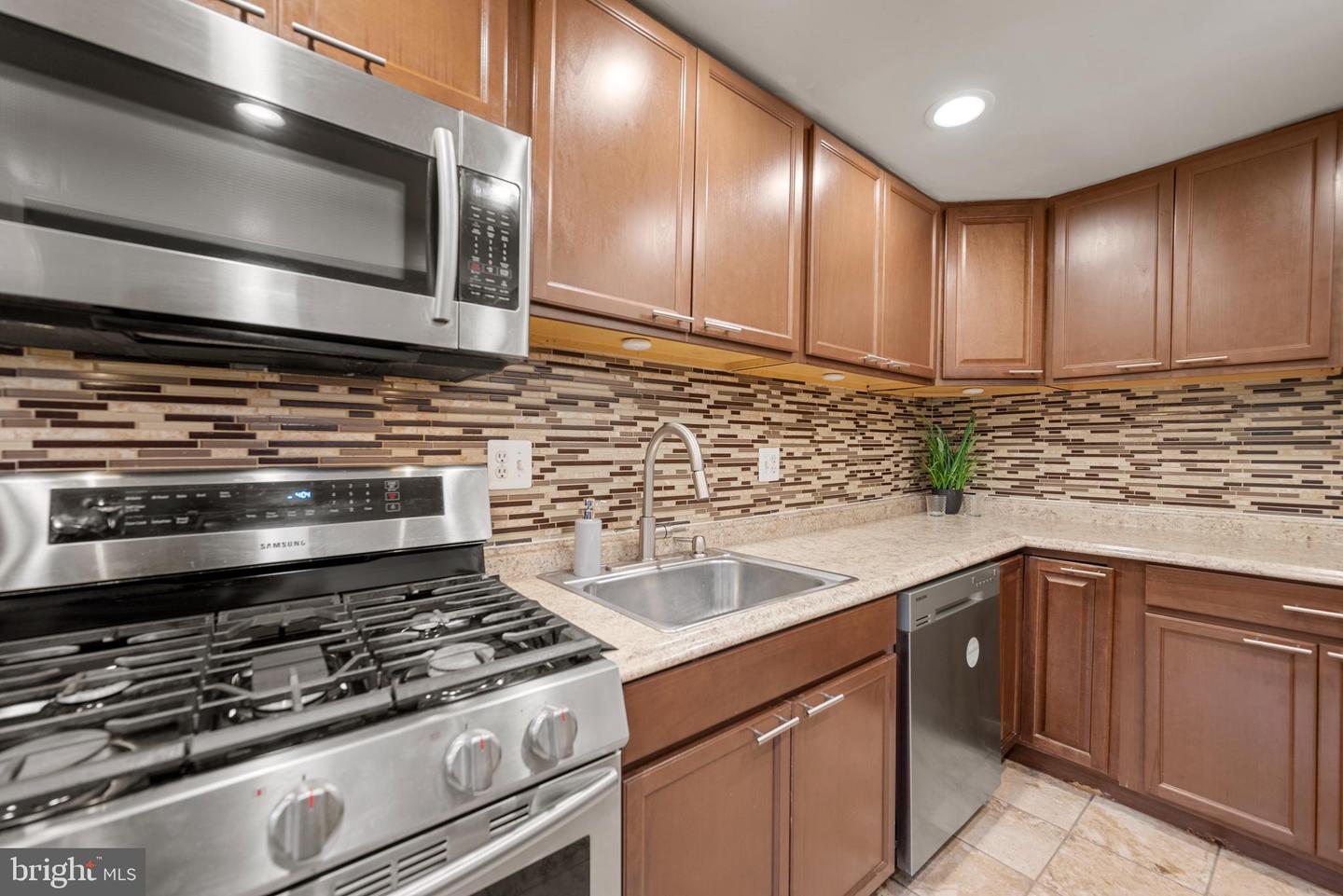 1404 MILBANK RD, WOODBRIDGE, Virginia 22191, 4 Bedrooms Bedrooms, ,3 BathroomsBathrooms,Residential,For sale,1404 MILBANK RD,VAPW2106596 MLS # VAPW2106596 1404 MILBANK RD, WOODBRIDGE, Virginia 22191, 4 Bedrooms Bedrooms, ,3 BathroomsBathrooms,Residential,For sale,1404 MILBANK RD,VAPW2106596 MLS # VAPW2106596