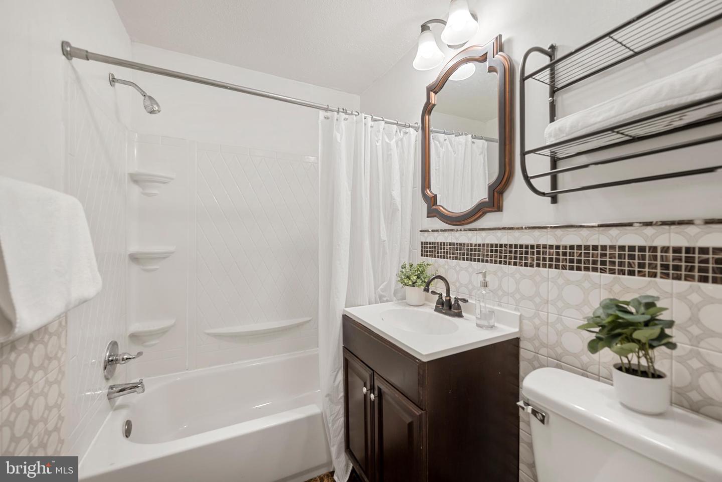 1404 MILBANK RD, WOODBRIDGE, Virginia 22191, 4 Bedrooms Bedrooms, ,3 BathroomsBathrooms,Residential,For sale,1404 MILBANK RD,VAPW2106596 MLS # VAPW2106596 1404 MILBANK RD, WOODBRIDGE, Virginia 22191, 4 Bedrooms Bedrooms, ,3 BathroomsBathrooms,Residential,For sale,1404 MILBANK RD,VAPW2106596 MLS # VAPW2106596