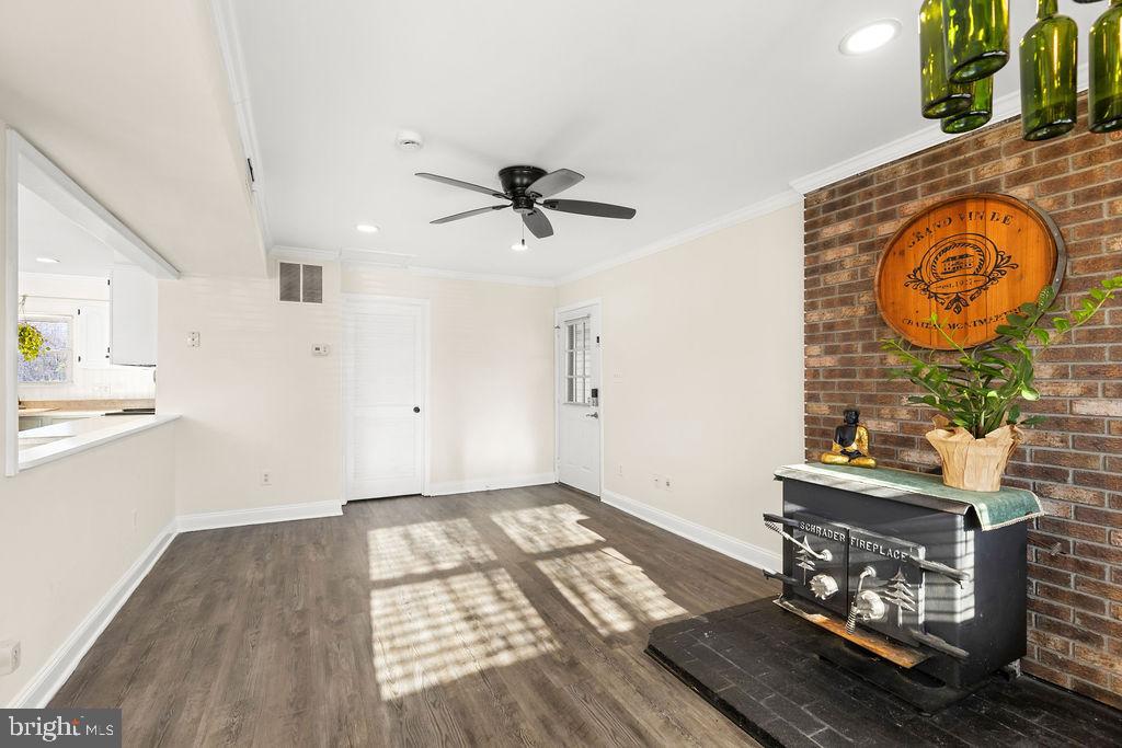 503 S MAPLE CT, STERLING, Virginia 20164, 4 Bedrooms Bedrooms, ,2 BathroomsBathrooms,Residential,For sale,503 S MAPLE CT,VALO2110996 MLS # VALO2110996