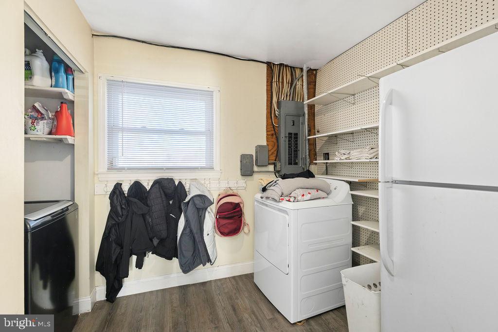 503 S MAPLE CT, STERLING, Virginia 20164, 4 Bedrooms Bedrooms, ,2 BathroomsBathrooms,Residential,For sale,503 S MAPLE CT,VALO2110996 MLS # VALO2110996