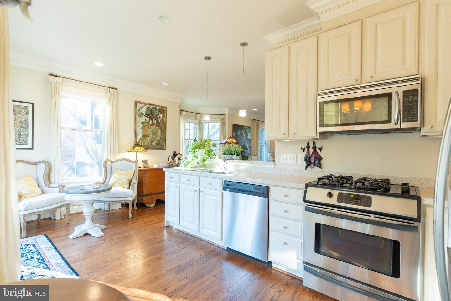 9 HUNT CT, MIDDLEBURG, Virginia 20117, 3 Bedrooms Bedrooms, 7 Rooms Rooms,2 BathroomsBathrooms,Residential,For sale,9 HUNT CT,VALO2111284 MLS # VALO2111284