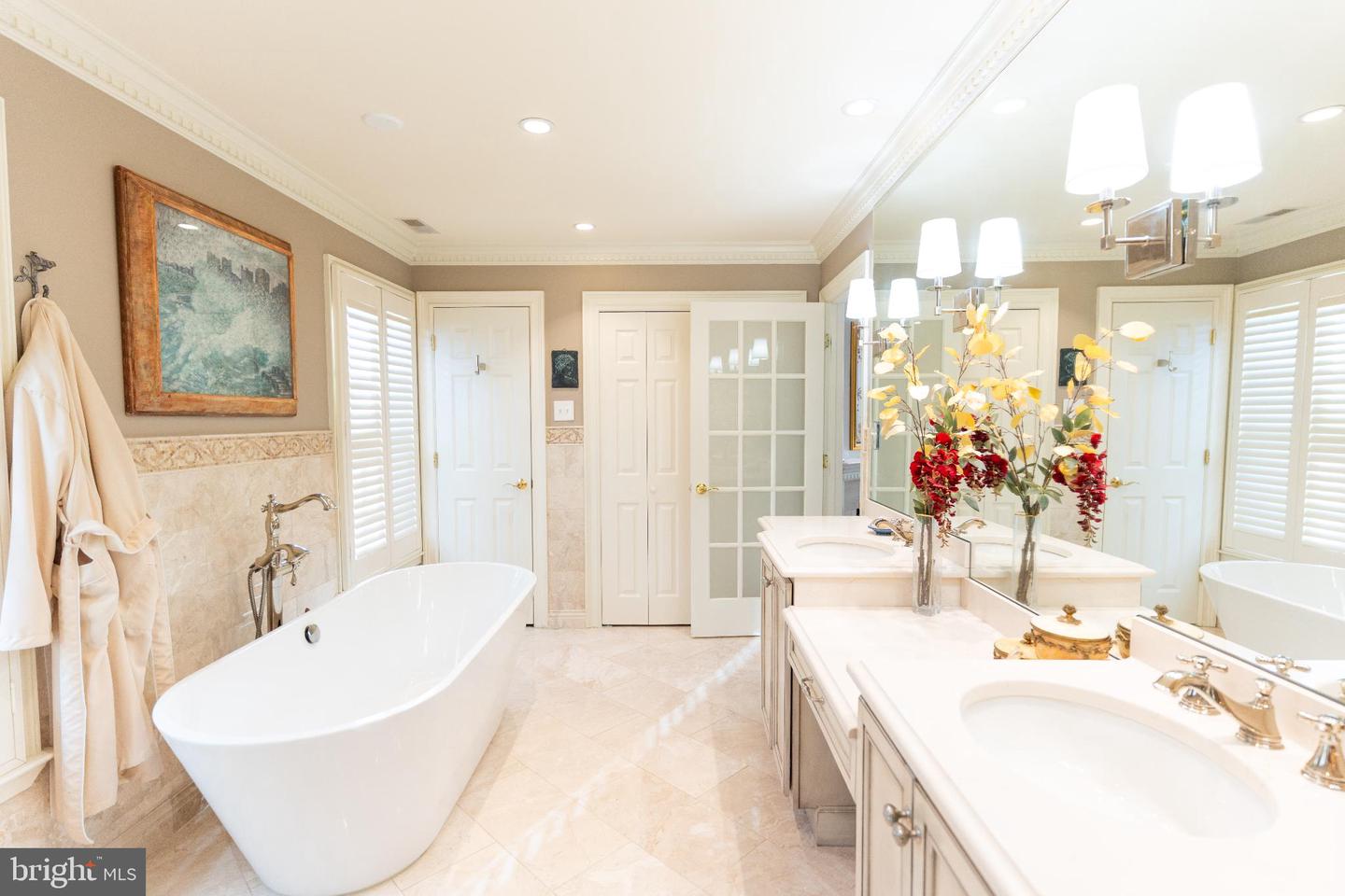 9 HUNT CT, MIDDLEBURG, Virginia 20117, 3 Bedrooms Bedrooms, 7 Rooms Rooms,2 BathroomsBathrooms,Residential,For sale,9 HUNT CT,VALO2111284 MLS # VALO2111284