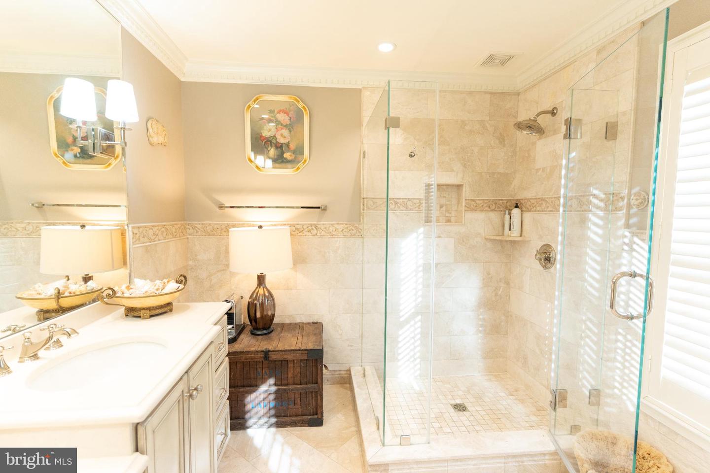 9 HUNT CT, MIDDLEBURG, Virginia 20117, 3 Bedrooms Bedrooms, 7 Rooms Rooms,2 BathroomsBathrooms,Residential,For sale,9 HUNT CT,VALO2111284 MLS # VALO2111284