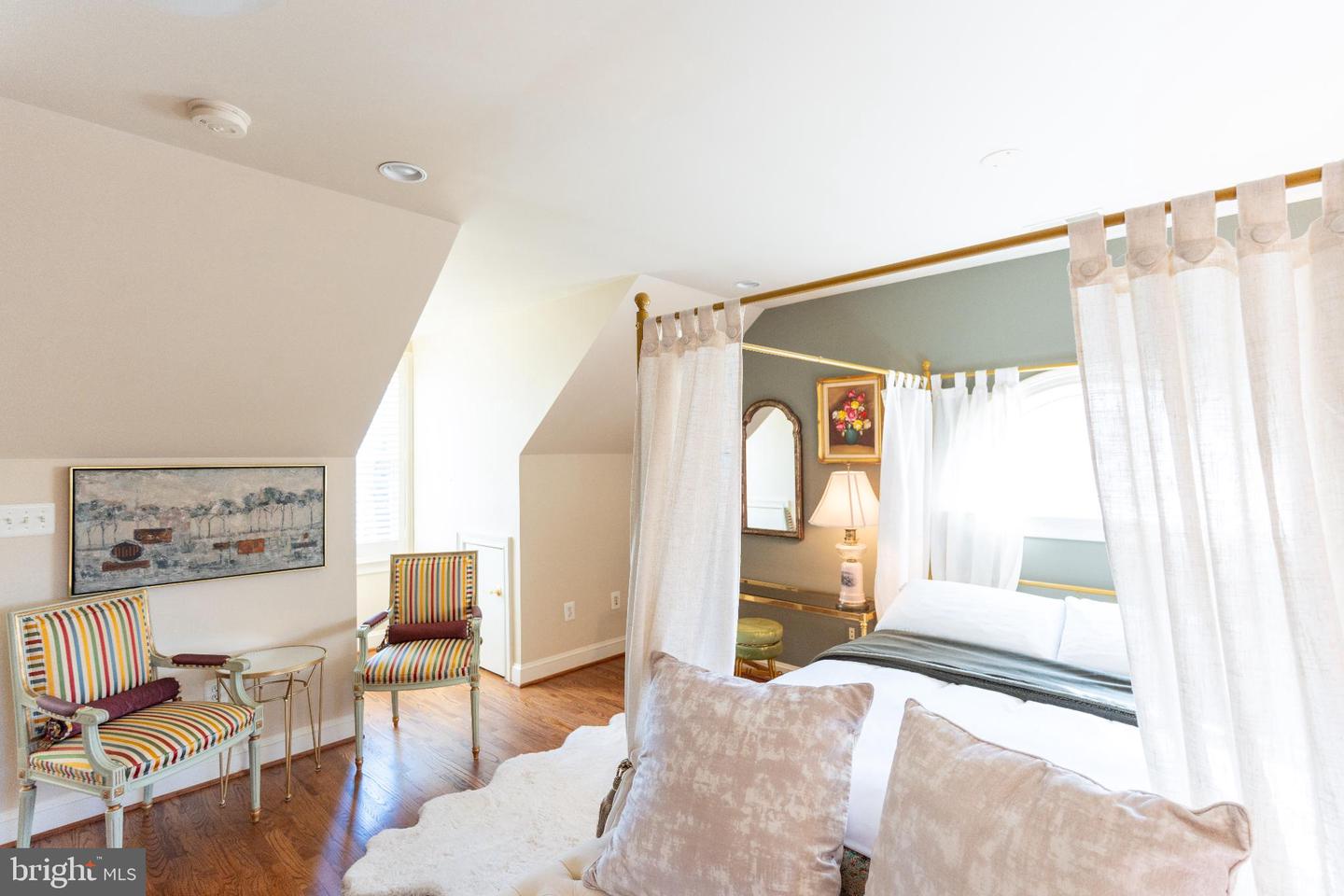 9 HUNT CT, MIDDLEBURG, Virginia 20117, 3 Bedrooms Bedrooms, 7 Rooms Rooms,2 BathroomsBathrooms,Residential,For sale,9 HUNT CT,VALO2111284 MLS # VALO2111284