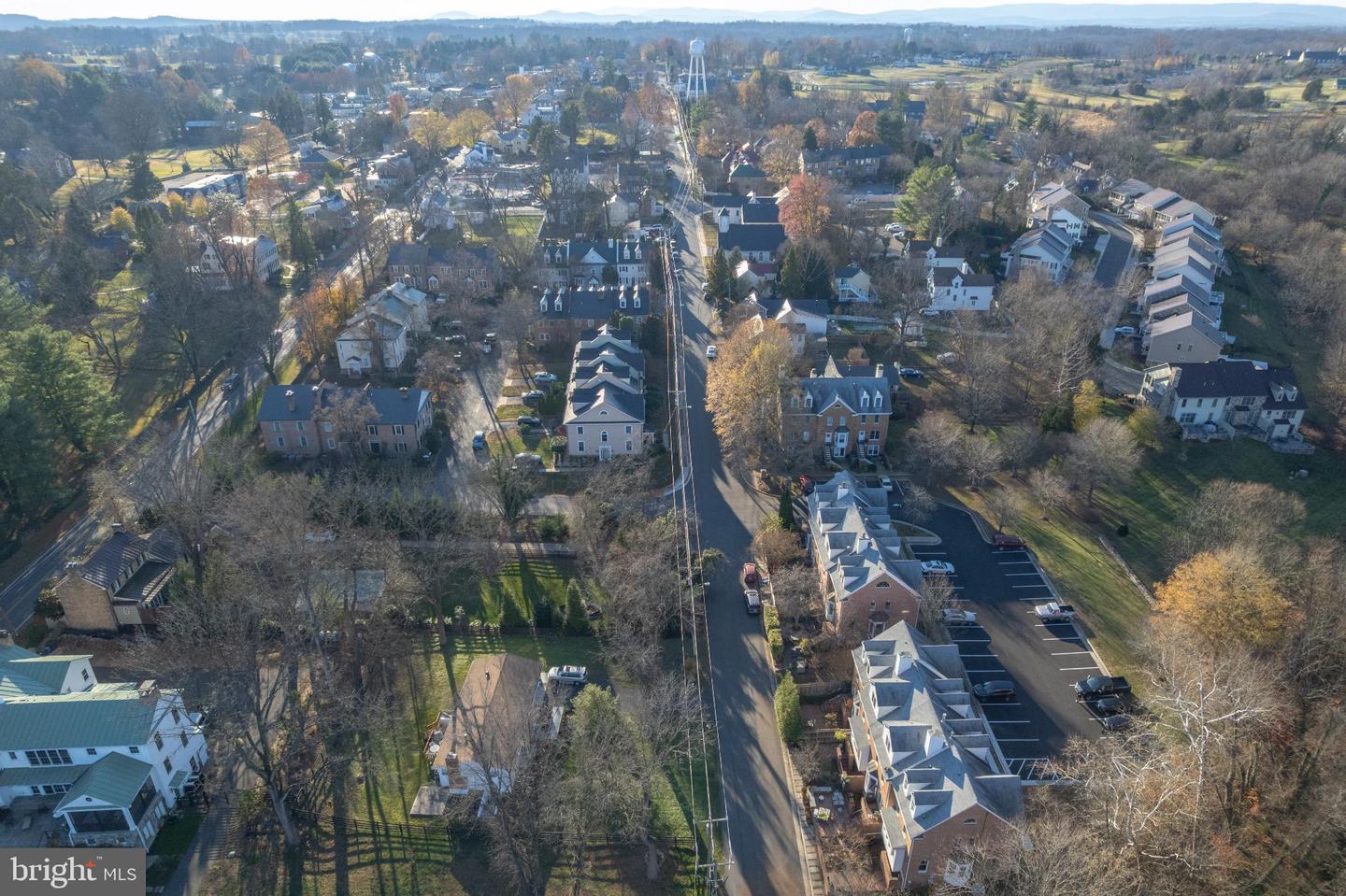 9 HUNT CT, MIDDLEBURG, Virginia 20117, 3 Bedrooms Bedrooms, 7 Rooms Rooms,2 BathroomsBathrooms,Residential,For sale,9 HUNT CT,VALO2111284 MLS # VALO2111284