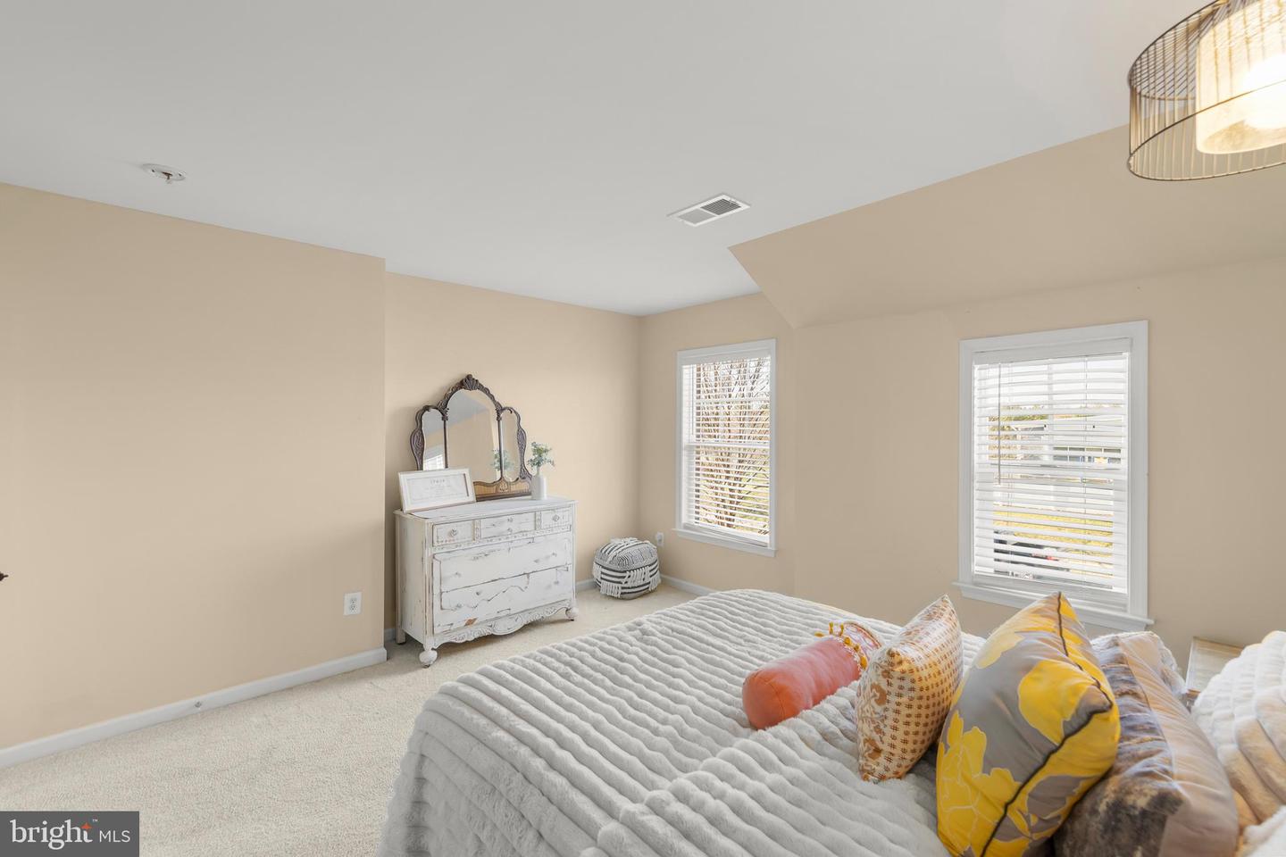 102 FLYFOOT DR, STEPHENSON, Virginia 22656, 5 Bedrooms Bedrooms, ,3 BathroomsBathrooms,Residential,For sale,102 FLYFOOT DR,VAFV2038102 MLS # VAFV2038102