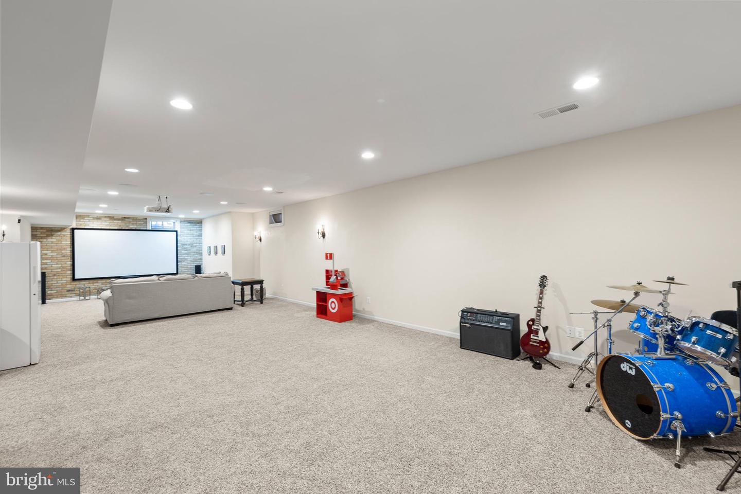 102 FLYFOOT DR, STEPHENSON, Virginia 22656, 5 Bedrooms Bedrooms, ,3 BathroomsBathrooms,Residential,For sale,102 FLYFOOT DR,VAFV2038102 MLS # VAFV2038102