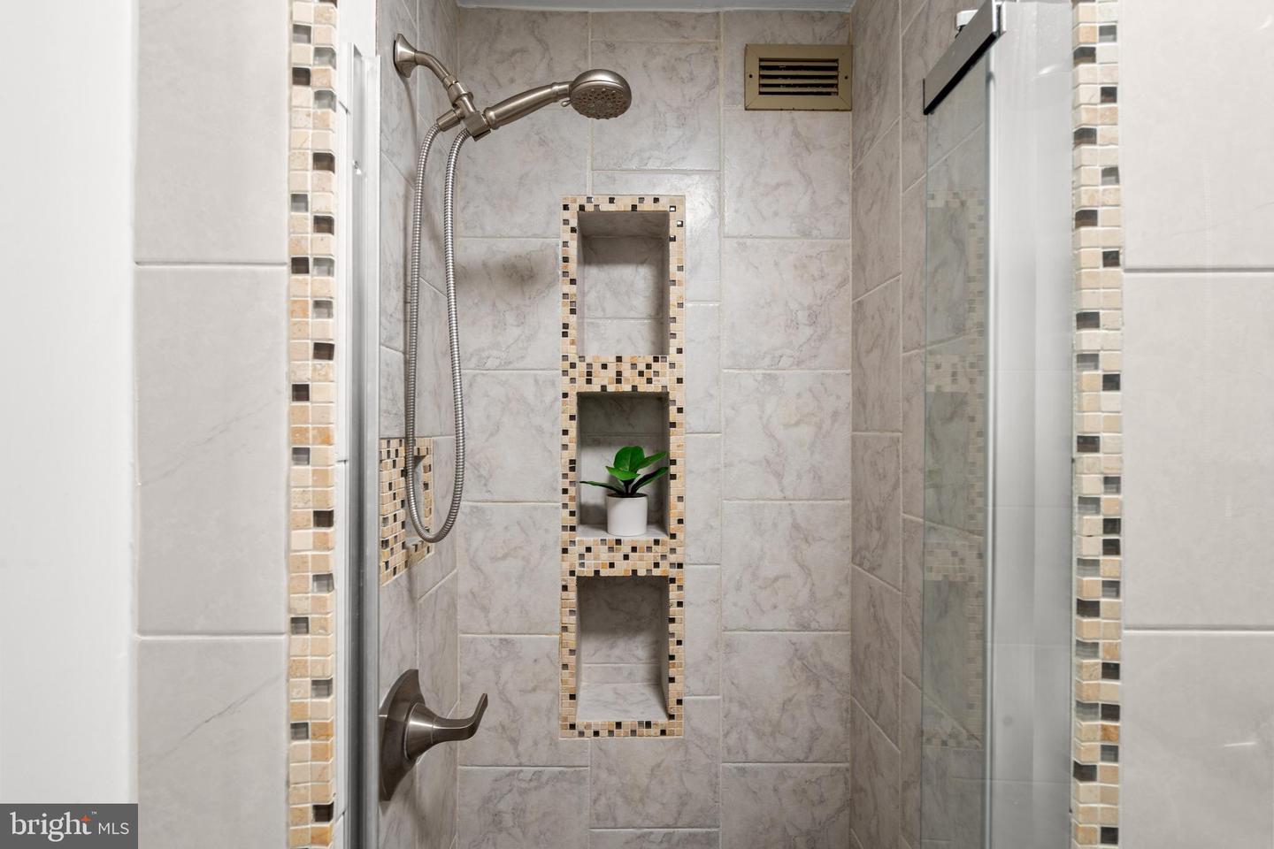 955 26TH ST NW #707, WASHINGTON, District Of Columbia 20037, 1 Bedroom Bedrooms, ,1 BathroomBathrooms,Residential,For sale,955 26TH ST NW #707,DCDC2232306 MLS # DCDC2232306