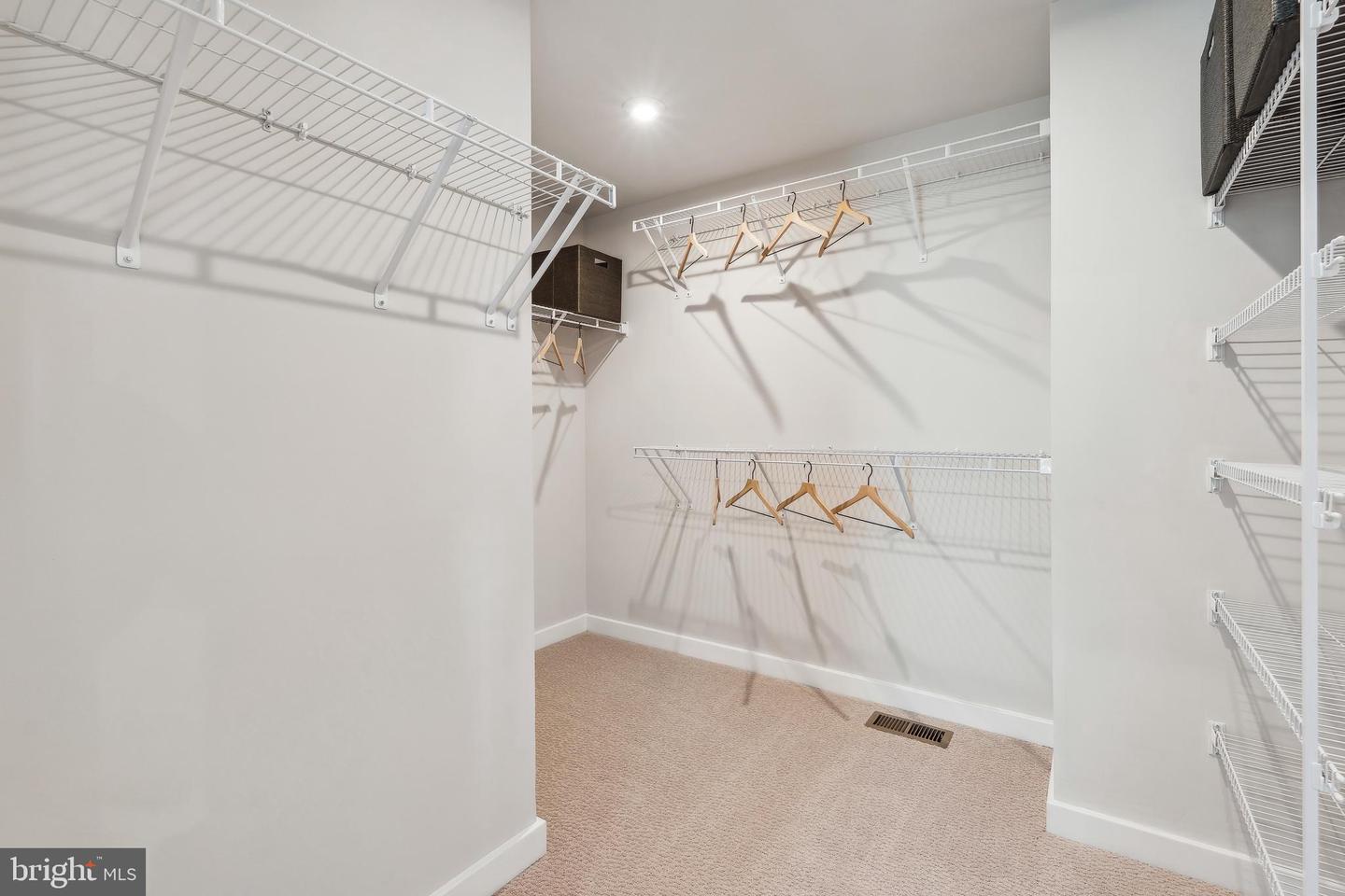 227 CHIANTI TER SE, LEESBURG, Virginia 20175, 3 Bedrooms Bedrooms, ,4 BathroomsBathrooms,Residential,For sale,227 CHIANTI TER SE,VALO2111420 MLS # VALO2111420