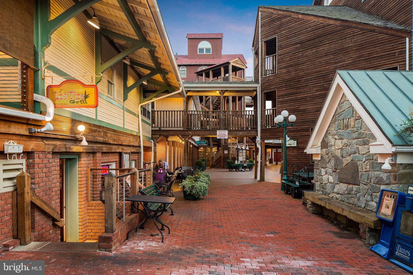 227 CHIANTI TER SE, LEESBURG, Virginia 20175, 3 Bedrooms Bedrooms, ,4 BathroomsBathrooms,Residential,For sale,227 CHIANTI TER SE,VALO2111420 MLS # VALO2111420