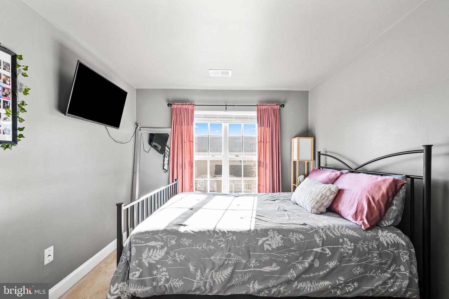 9314 BIRCH CLIFF DR, FREDERICKSBURG, Virginia 22407, 4 Bedrooms Bedrooms, ,3 BathroomsBathrooms,Residential,For sale,9314 BIRCH CLIFF DR,VASP2037770 MLS # VASP2037770