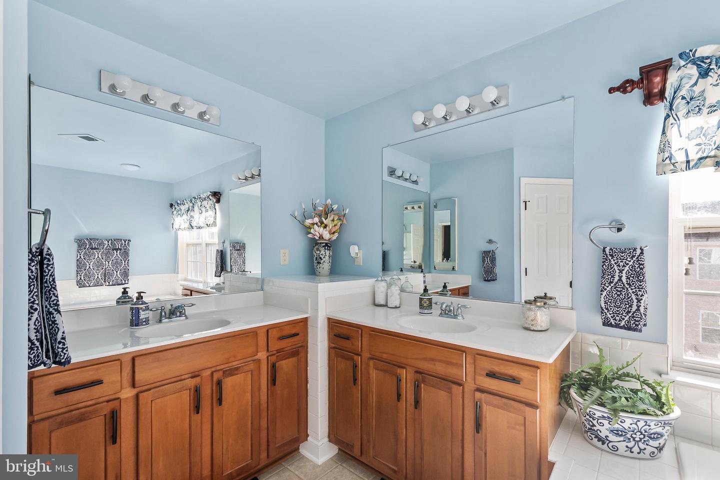 9314 BIRCH CLIFF DR, FREDERICKSBURG, Virginia 22407, 4 Bedrooms Bedrooms, ,3 BathroomsBathrooms,Residential,For sale,9314 BIRCH CLIFF DR,VASP2037770 MLS # VASP2037770