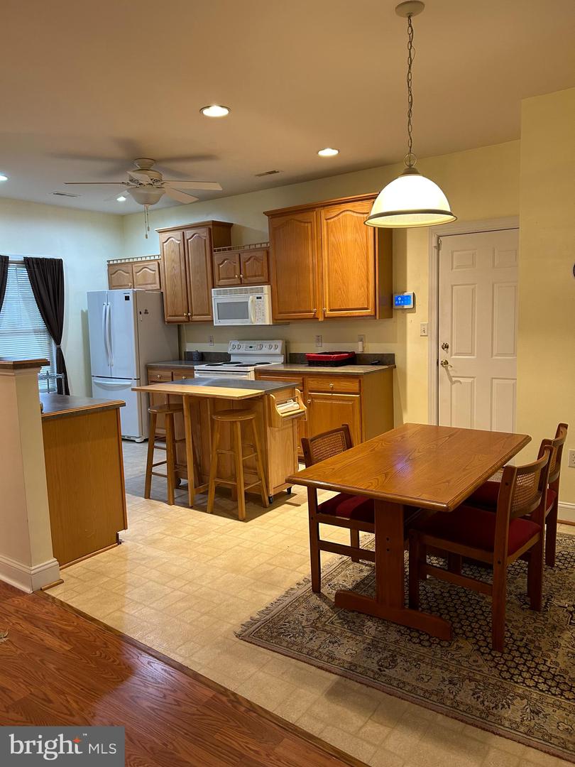 122 BAYBERRY CT, STEPHENS CITY, Virginia 22655, 2 Bedrooms Bedrooms, 6 Rooms Rooms,2 BathroomsBathrooms,Residential,For sale,122 BAYBERRY CT,VAFV2038178 MLS # VAFV2038178