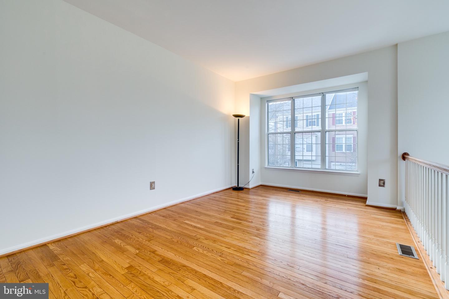 2466 CLOVER FIELD CIR, HERNDON, Virginia 20171, 3 Bedrooms Bedrooms, 12 Rooms Rooms,2 BathroomsBathrooms,Residential,For sale,2466 CLOVER FIELD CIR,VAFX2280208 MLS # VAFX2280208