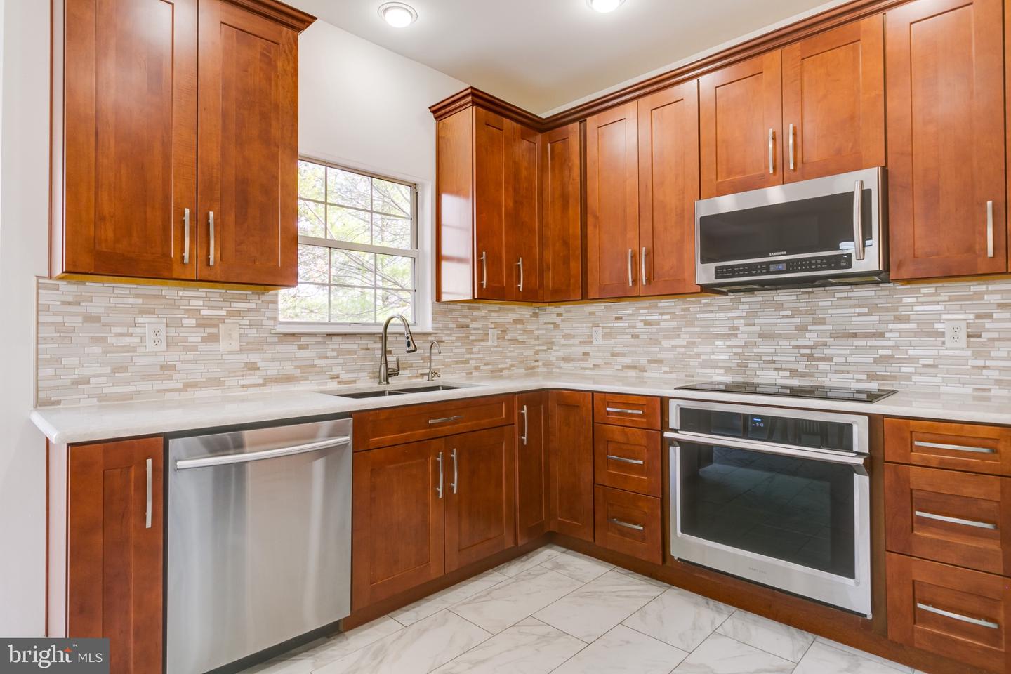 2466 CLOVER FIELD CIR, HERNDON, Virginia 20171, 3 Bedrooms Bedrooms, 12 Rooms Rooms,2 BathroomsBathrooms,Residential,For sale,2466 CLOVER FIELD CIR,VAFX2280208 MLS # VAFX2280208