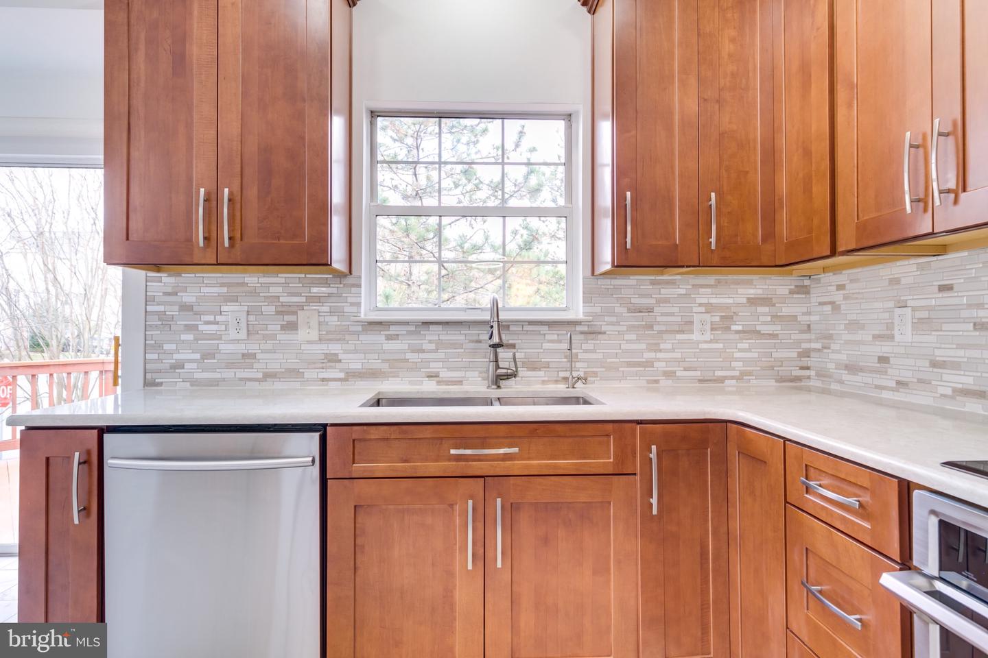 2466 CLOVER FIELD CIR, HERNDON, Virginia 20171, 3 Bedrooms Bedrooms, 12 Rooms Rooms,2 BathroomsBathrooms,Residential,For sale,2466 CLOVER FIELD CIR,VAFX2280208 MLS # VAFX2280208