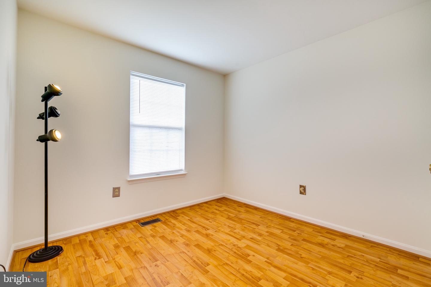 2466 CLOVER FIELD CIR, HERNDON, Virginia 20171, 3 Bedrooms Bedrooms, 12 Rooms Rooms,2 BathroomsBathrooms,Residential,For sale,2466 CLOVER FIELD CIR,VAFX2280208 MLS # VAFX2280208