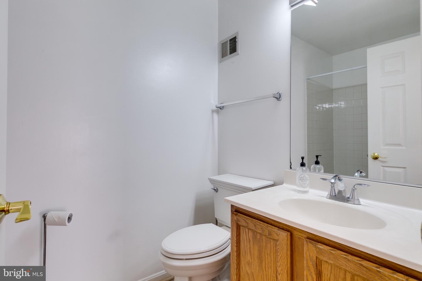 2466 CLOVER FIELD CIR, HERNDON, Virginia 20171, 3 Bedrooms Bedrooms, 12 Rooms Rooms,2 BathroomsBathrooms,Residential,For sale,2466 CLOVER FIELD CIR,VAFX2280208 MLS # VAFX2280208