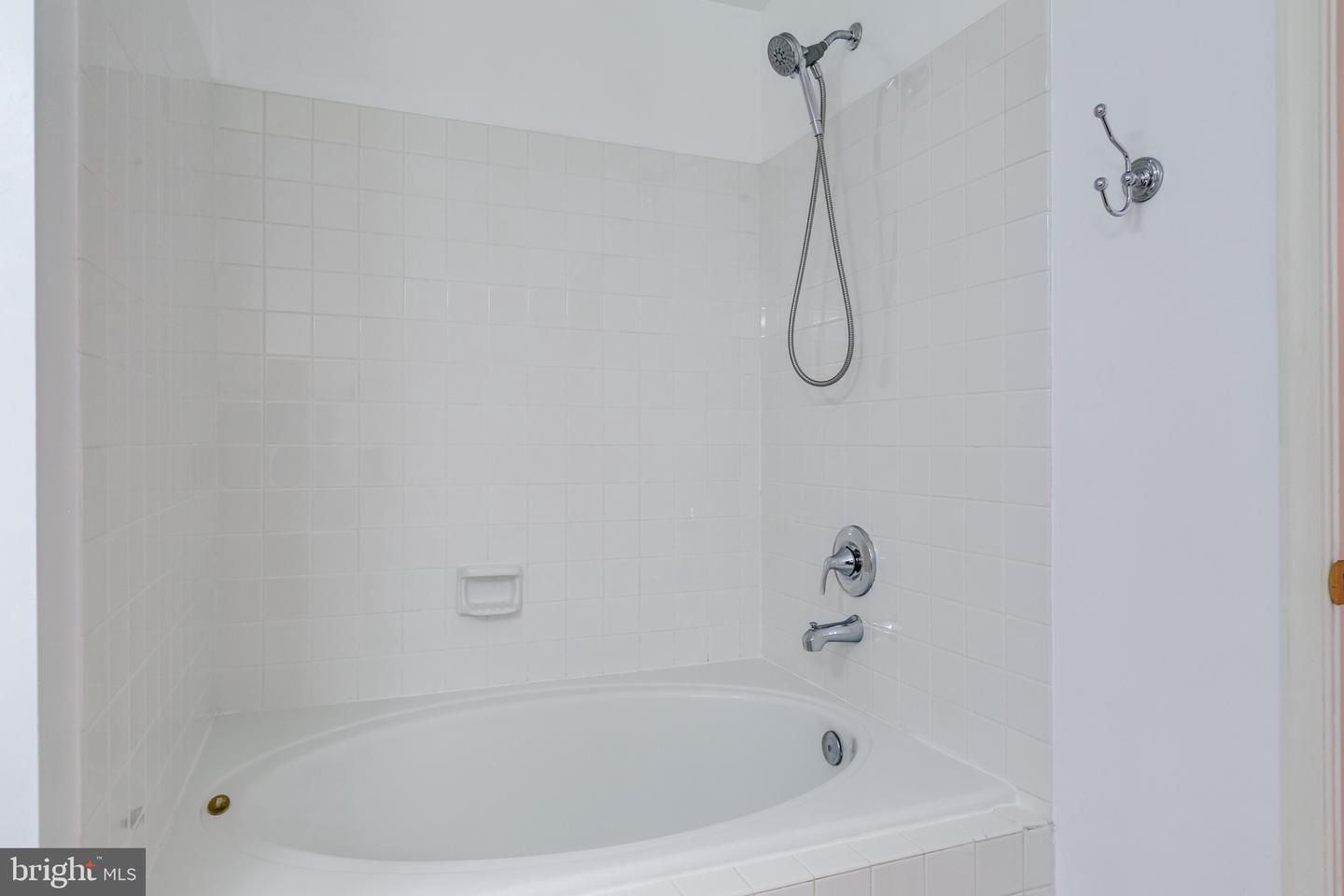 2466 CLOVER FIELD CIR, HERNDON, Virginia 20171, 3 Bedrooms Bedrooms, 12 Rooms Rooms,2 BathroomsBathrooms,Residential,For sale,2466 CLOVER FIELD CIR,VAFX2280208 MLS # VAFX2280208