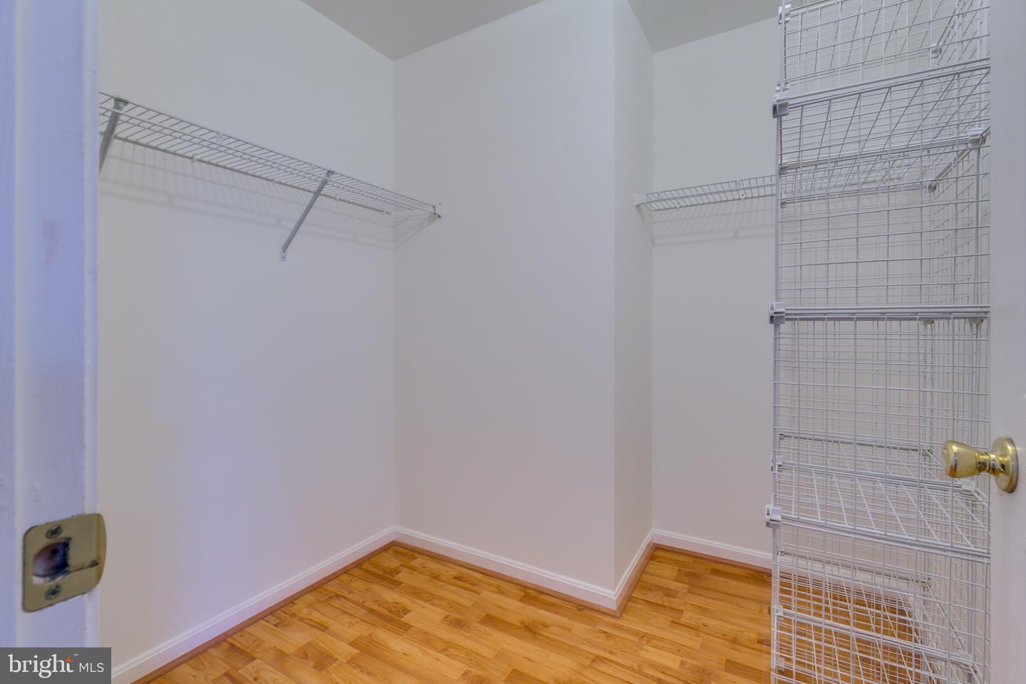 2466 CLOVER FIELD CIR, HERNDON, Virginia 20171, 3 Bedrooms Bedrooms, 12 Rooms Rooms,2 BathroomsBathrooms,Residential,For sale,2466 CLOVER FIELD CIR,VAFX2280208 MLS # VAFX2280208