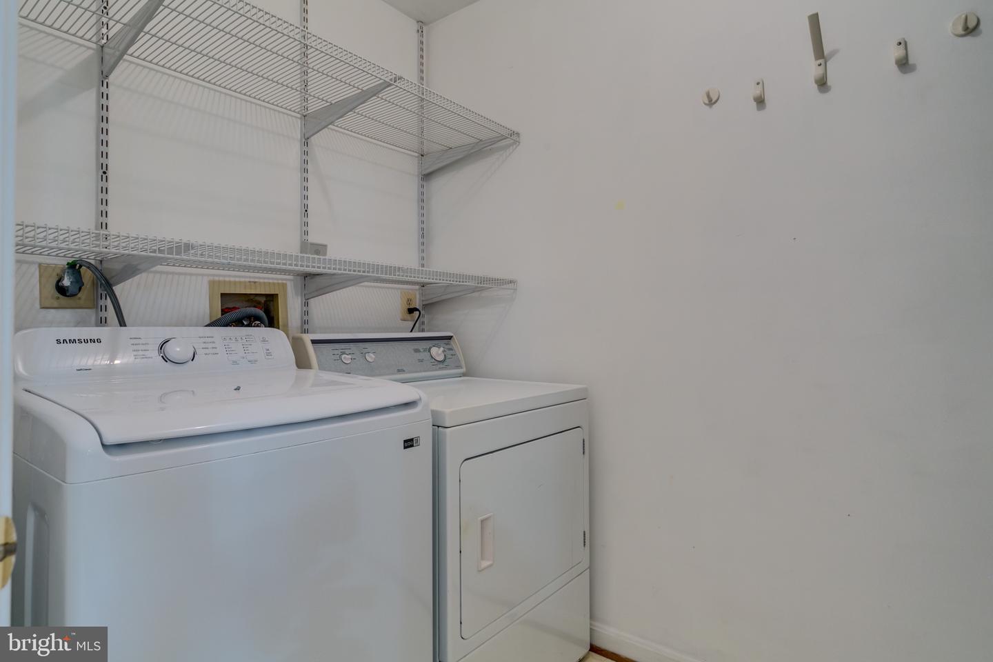 2466 CLOVER FIELD CIR, HERNDON, Virginia 20171, 3 Bedrooms Bedrooms, 12 Rooms Rooms,2 BathroomsBathrooms,Residential,For sale,2466 CLOVER FIELD CIR,VAFX2280208 MLS # VAFX2280208