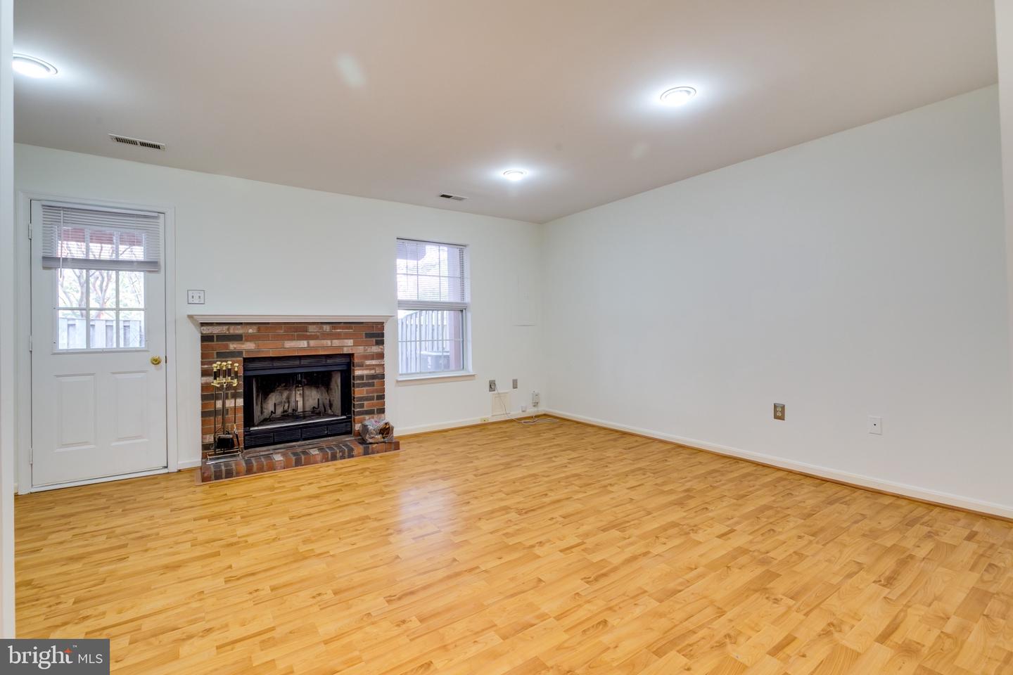 2466 CLOVER FIELD CIR, HERNDON, Virginia 20171, 3 Bedrooms Bedrooms, 12 Rooms Rooms,2 BathroomsBathrooms,Residential,For sale,2466 CLOVER FIELD CIR,VAFX2280208 MLS # VAFX2280208