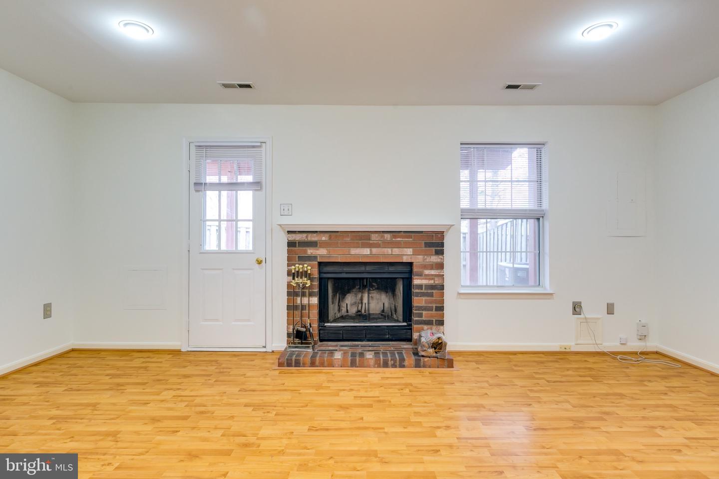 2466 CLOVER FIELD CIR, HERNDON, Virginia 20171, 3 Bedrooms Bedrooms, 12 Rooms Rooms,2 BathroomsBathrooms,Residential,For sale,2466 CLOVER FIELD CIR,VAFX2280208 MLS # VAFX2280208