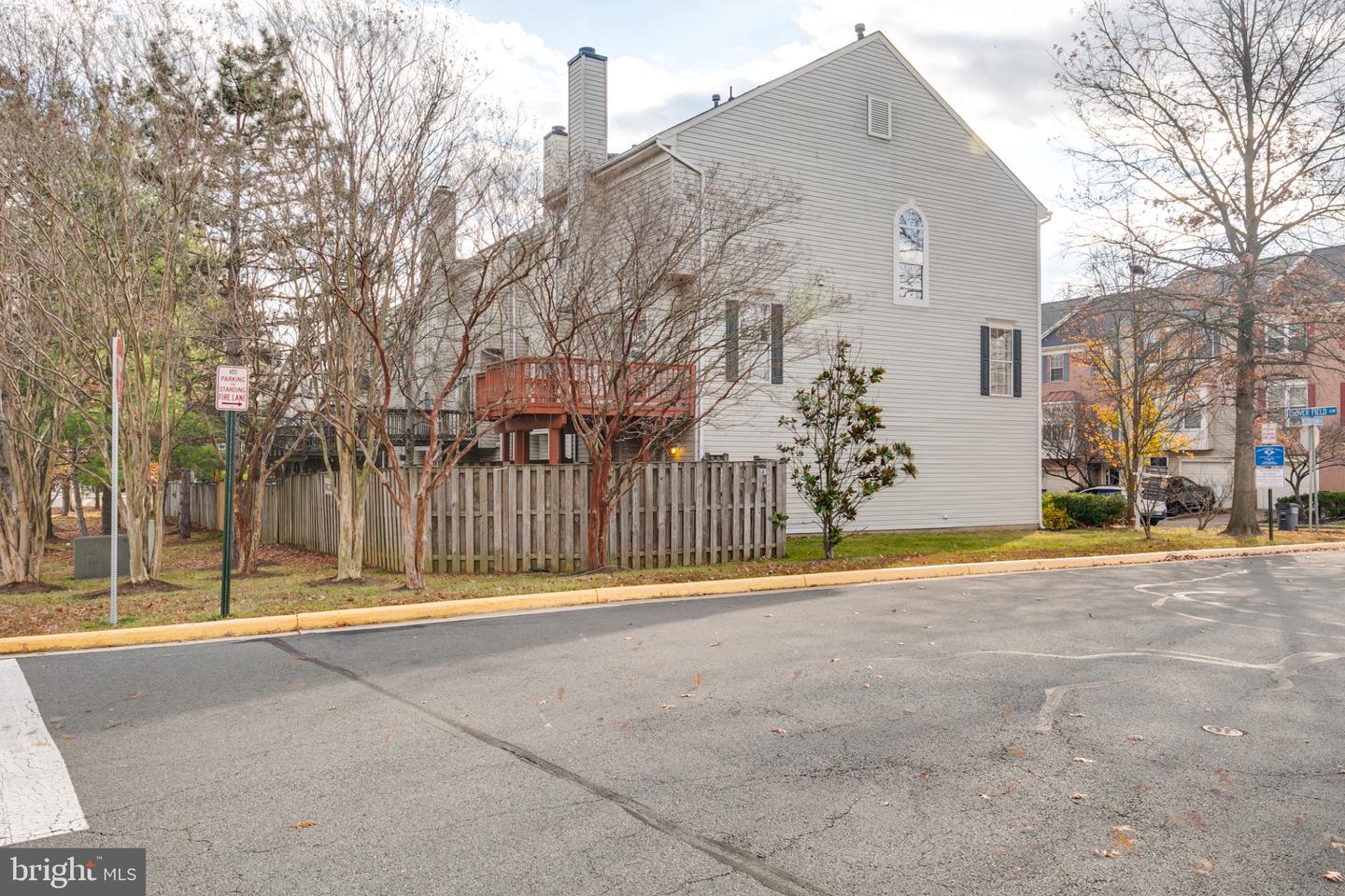 2466 CLOVER FIELD CIR, HERNDON, Virginia 20171, 3 Bedrooms Bedrooms, 12 Rooms Rooms,2 BathroomsBathrooms,Residential,For sale,2466 CLOVER FIELD CIR,VAFX2280208 MLS # VAFX2280208